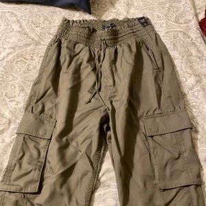 Abercrombie- cargo pants NWT size M